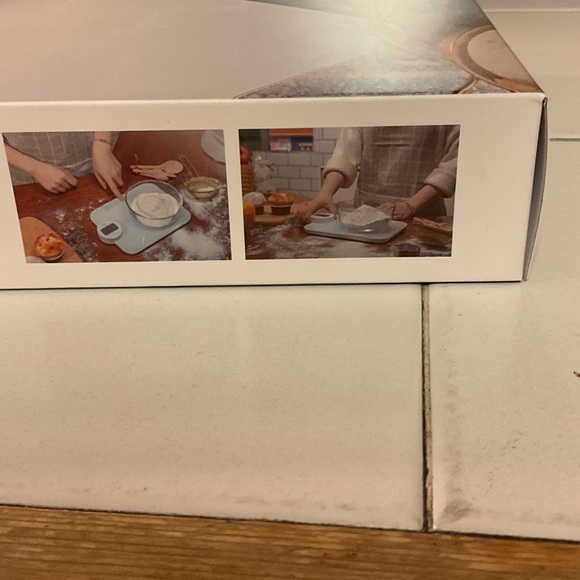 Battery-Free Technology Kitchen Scale - White - Picture 3 of 5